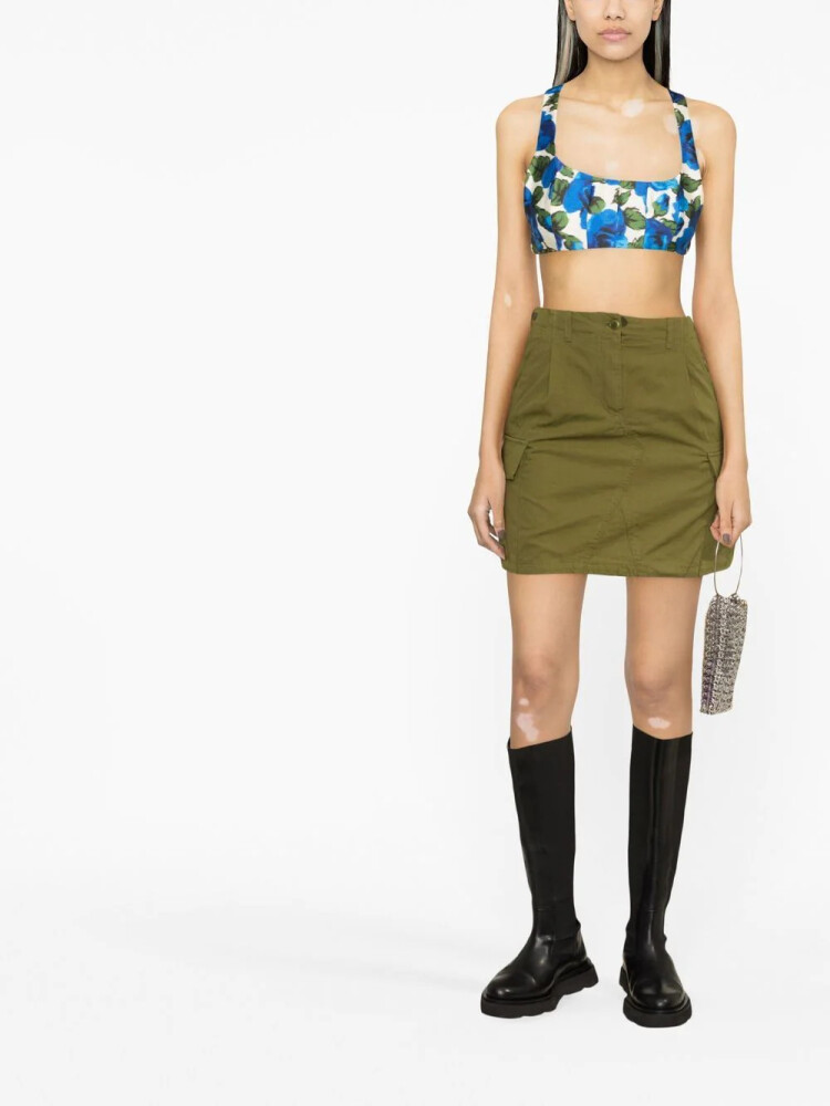 Top cu model floral 