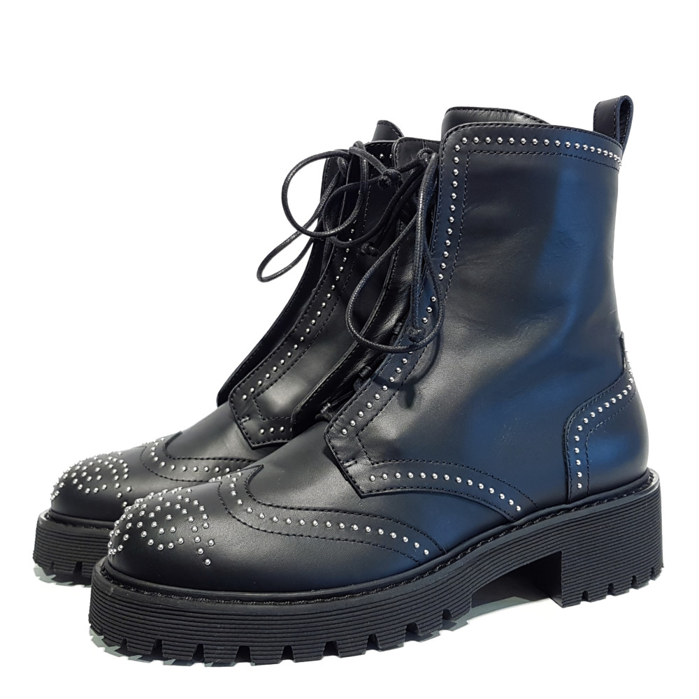 Ghete din piele