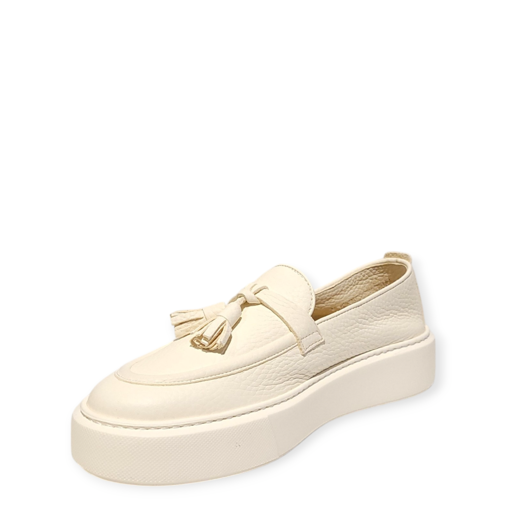 Loafers Sofia alb 105
