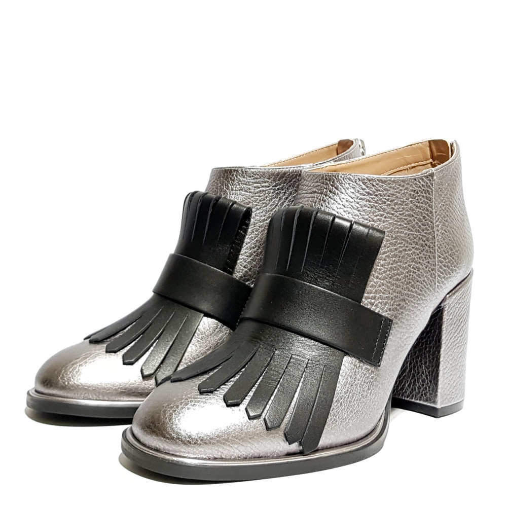 Ghete din piele