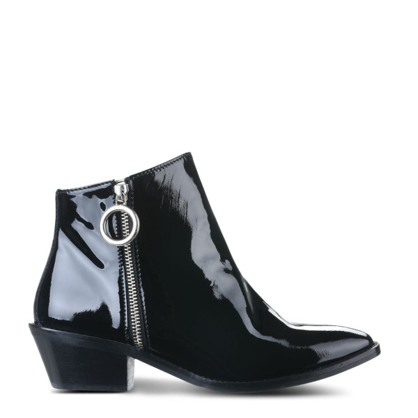 Ghete din piele
