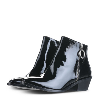Ghete din piele