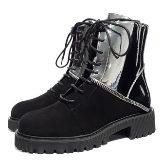 Ghete din piele